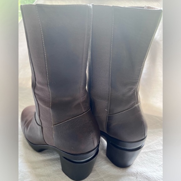 Cole Haan with Nike Air Size 7B Chunky Heel Boot Brown - Picture 2 of 5